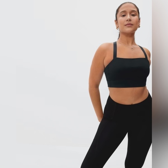 Everlane The Perform Cropped Top NWT in Black Size Small SOLD OUT Online - Picture 4 of 9